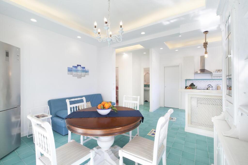 Апартаменты Super Attico Vista Mare Con Piscina Сорренто Экстерьер фото