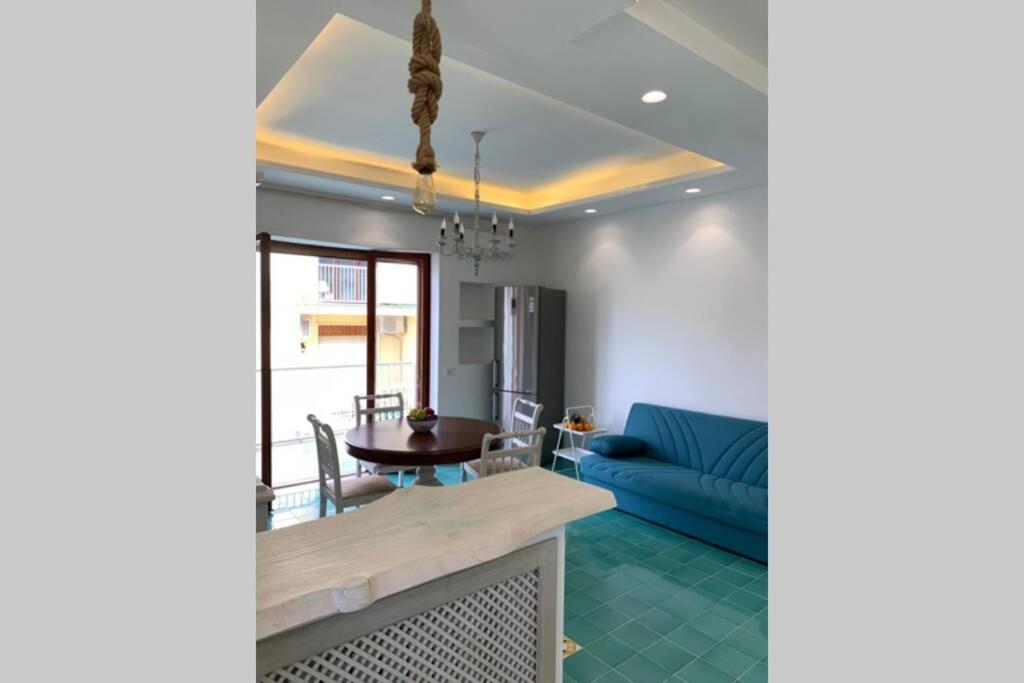 Апартаменты Super Attico Vista Mare Con Piscina Сорренто Экстерьер фото