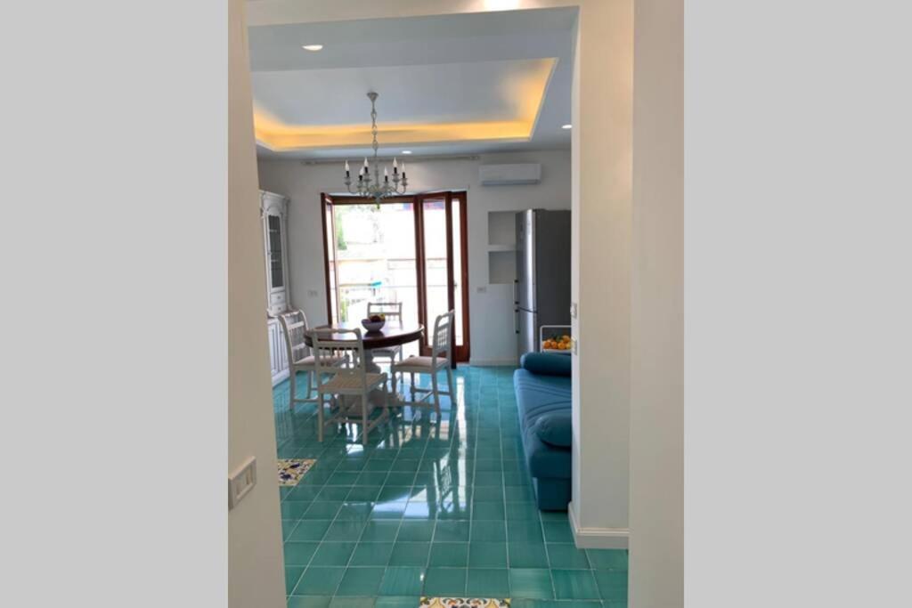 Апартаменты Super Attico Vista Mare Con Piscina Сорренто Экстерьер фото
